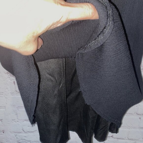 Sz.L*Hype*Black Crinkly Mini Dress--Lacy Neckline--Key Hole - Picture 4 of 8